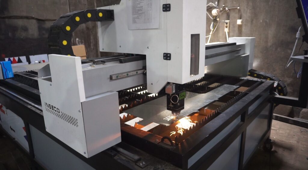 Mesin Laser Cutting Metal Merk INSECO