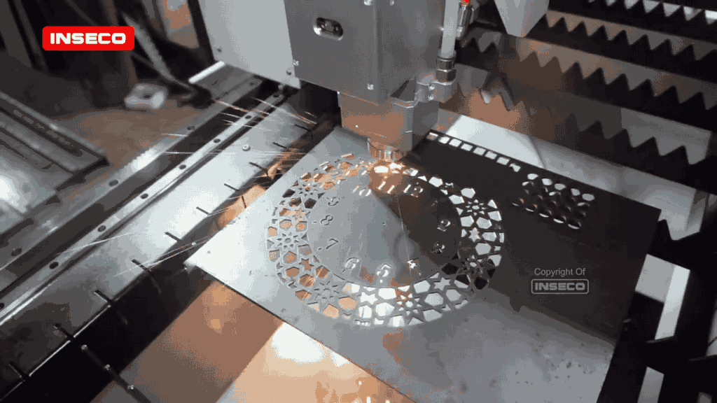 Kepala laser Raytools BM110 berteknologi tinggi yang mampu memotong plat besi hingga ketebalan 20mm dengan presisi