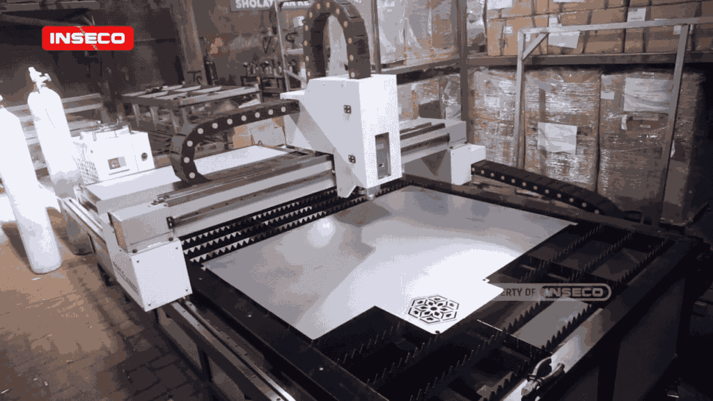 Mesin CNC Laser Cutting terpasang di bengkel las Bau Bau, hemat tempat dengan area kerja luas 130x250cm untuk berbagai proyek